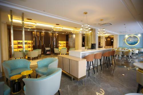 Metropolo Baotou Railway Station And Science University Hotel