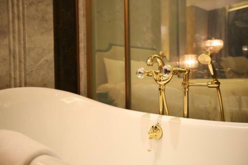 Hotel Wanda Reign On The Bund