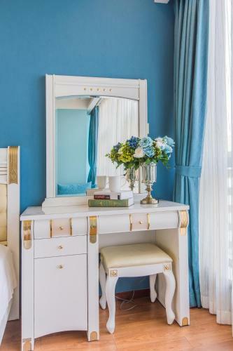 Westlake Service Apartment