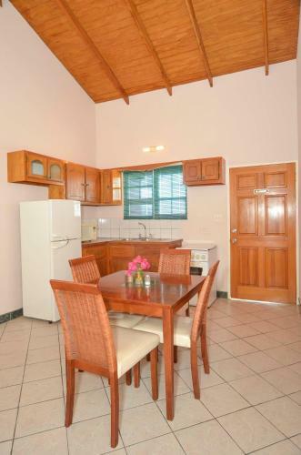 Apartamento Caribbean Inn And Suites