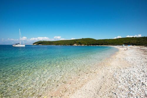 Kassiopi Villa Sleeps 10 Pool Air Con Wifi