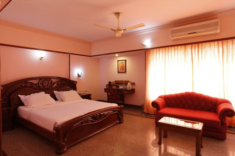 Hotel Mayura Residency