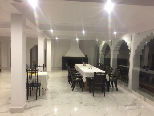 Hotel Isabel Palace