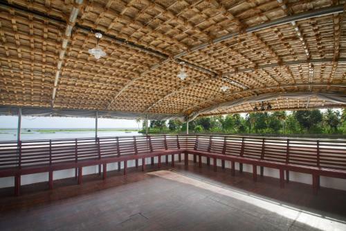 Hotel Shivaganga Houseboat