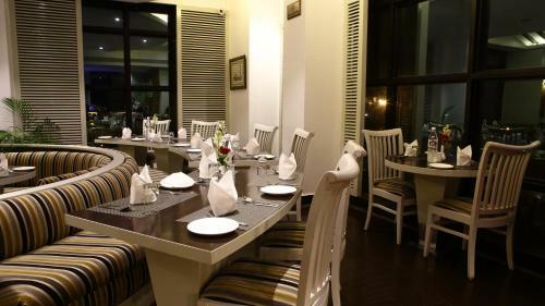 Hotel Gemini Continental, Hazratganj