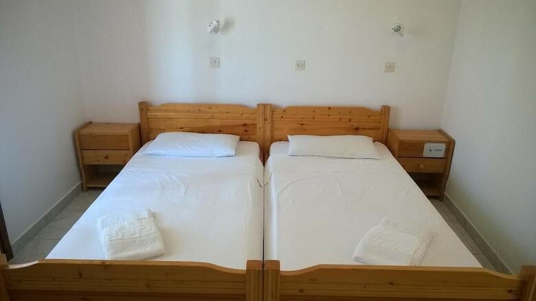 Hotel Crystal Rooms