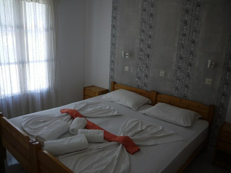 Hotel Crystal Rooms