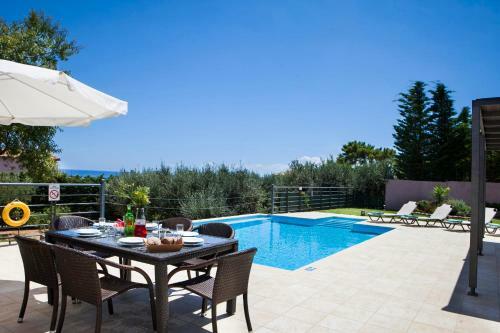Skala Villa Sleeps 6 Pool Wifi