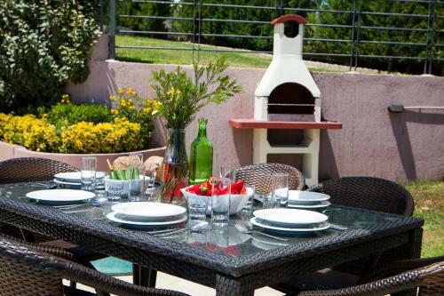 Skala Villa Sleeps 6 Pool Wifi