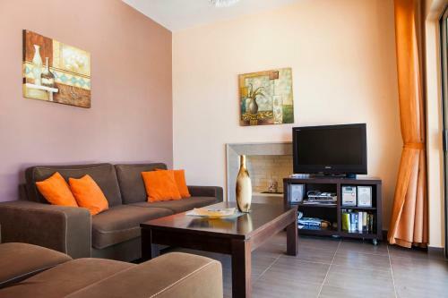 Skala Villa Sleeps 6 Pool Wifi