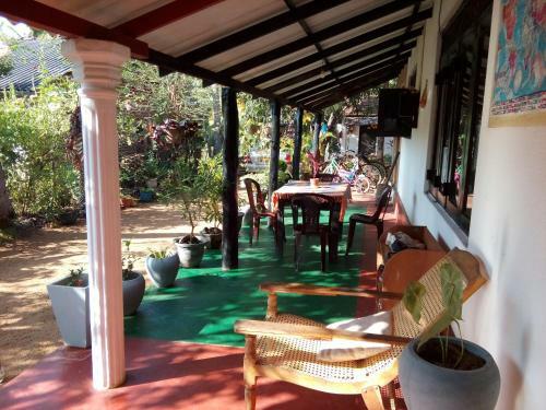 Lake House Homestay