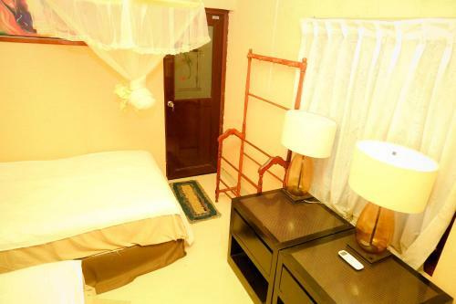 Hostal Dinora Holiday Bungalow