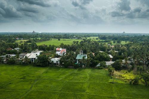 Bed & Breakfast Heaven Upon Rice Fields