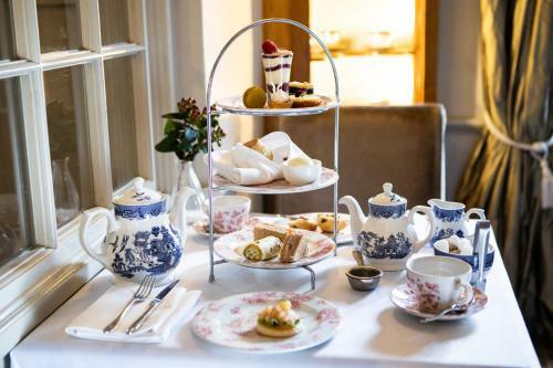 Macdonald Bear Hotel