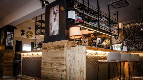 Bed & Breakfast Cafe-restaurant Leo