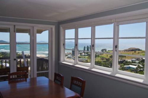 Awesome View, 4 View Street