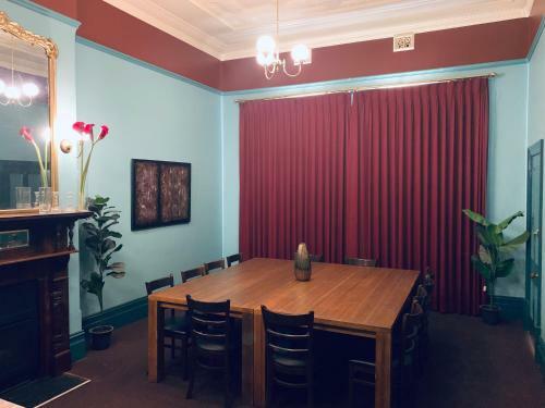 Hotel Rochester Wine Tavern