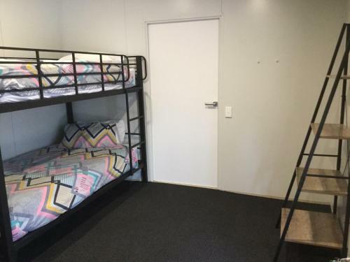 Motel Under The Mount
