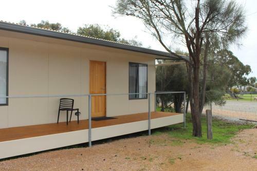Motel Under The Mount