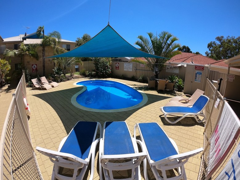 Aparthotel Lakeside Apartments And River Resort Villas