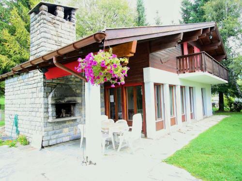 Spacious Chalet Near Forest In Randogne