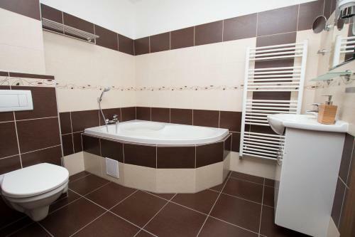Hotel Wellness Penzion Medli?ky