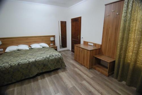 Hostal Ivanek Guest House