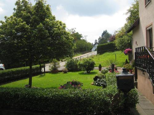 Spacious Apartment In Deudesfeld With Garden