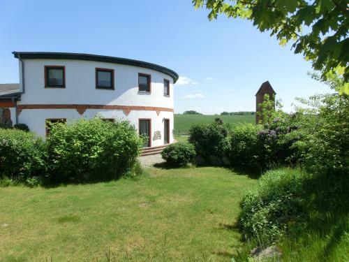 Dom�ne Neu Gaarz Apartments