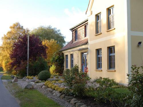 Boutique Apartment In Satow With Trampoline