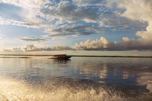 Lodge Anaconda Amazon Island