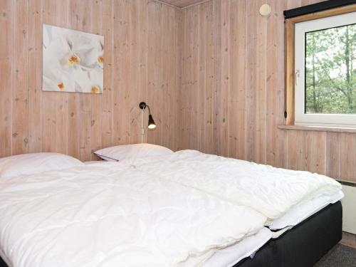 Five-bedroom Holiday Home In Bl�vand 12