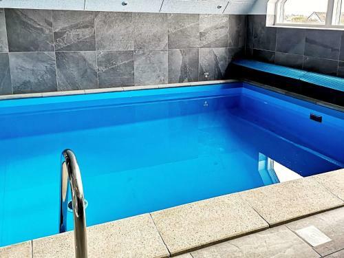 Five-bedroom Holiday Home In Ringk�bing 1