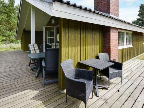 Three-bedroom Holiday Home In N�rre Nebel 10