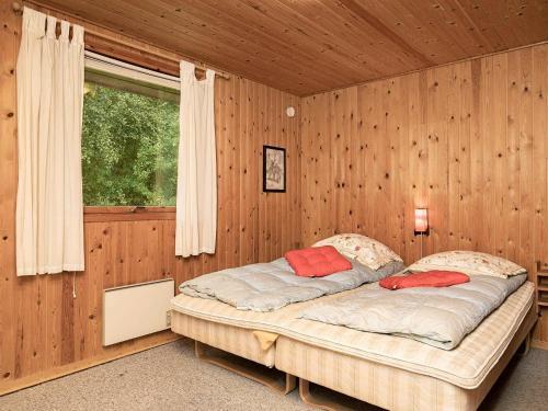 Three-bedroom Holiday Home In Roslev 13
