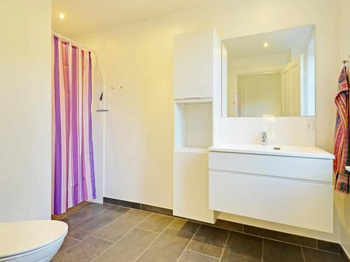 Five-bedroom Holiday Home In Oksb�l 3