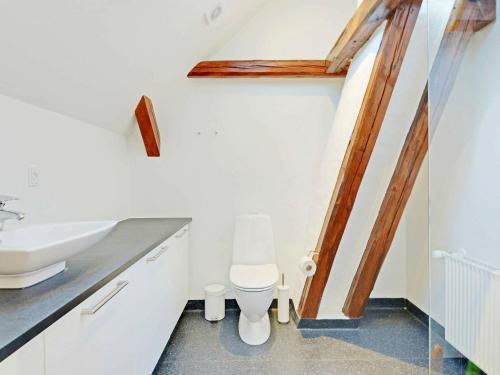 Five-bedroom Holiday Home In Oksb�l 3