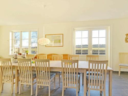 Five-bedroom Holiday Home In Oksb�l 3