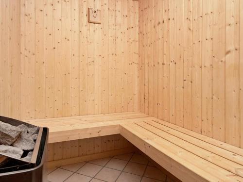 Three-bedroom Holiday Home In Oksb�l 25