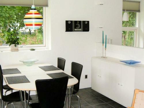 Three-bedroom Holiday Home In Struer 5