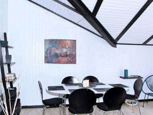 Three-bedroom Holiday Home In Vejers Strand 10