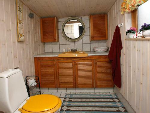 Two-bedroom Holiday Home In Thyholm 1