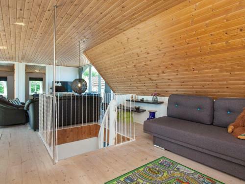 Five-bedroom Holiday Home In Fur 2
