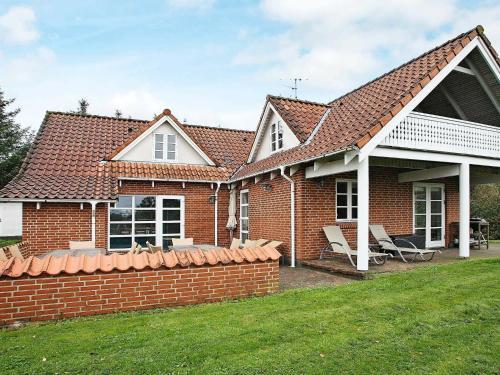Five-bedroom Holiday Home In Fur 1