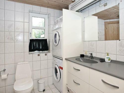 Five-bedroom Holiday Home In Fur 1