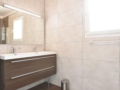 Modern Villa With Private Pool In Chatres