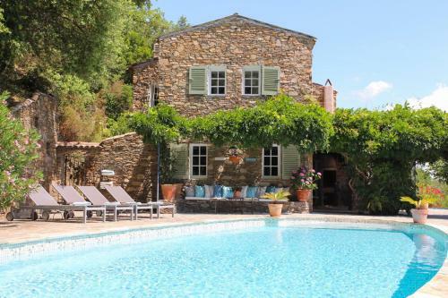 La Garde-freinet Villa Sleeps 8 Pool Air Con Wifi
