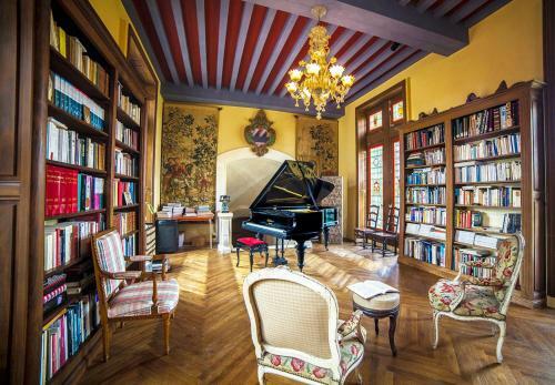 Agroturismo La Flocelliere Chateau Sleeps 10 Pool Wifi