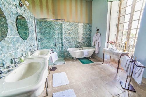 Agroturismo La Flocelliere Chateau Sleeps 10 Pool Wifi
