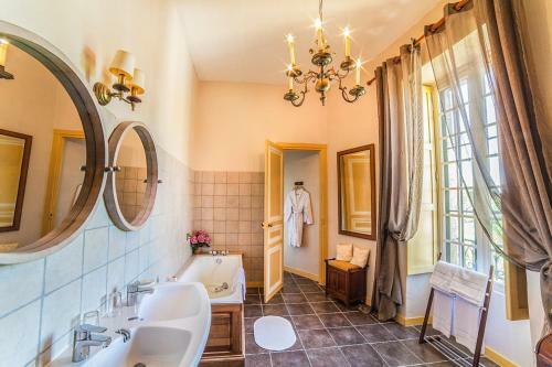 Agroturismo La Flocelliere Chateau Sleeps 10 Pool Wifi